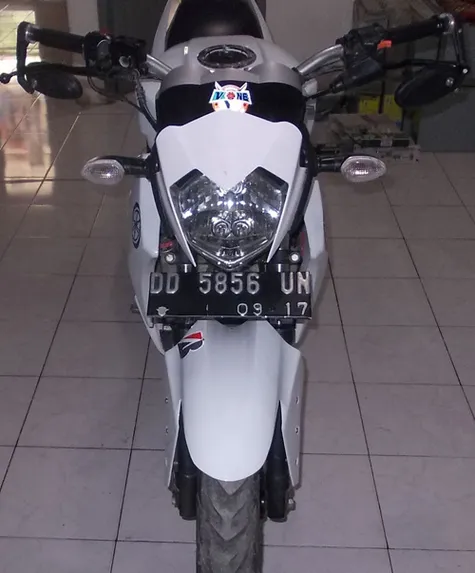 Modifikasi Yamaha Vixion White Smart  Otosia.com