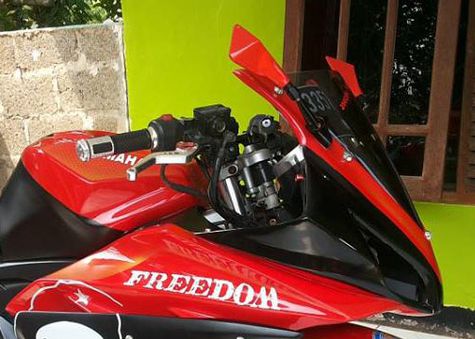 Custom Sport Yamaha Vixion R125 Berbalut Semangat Che 