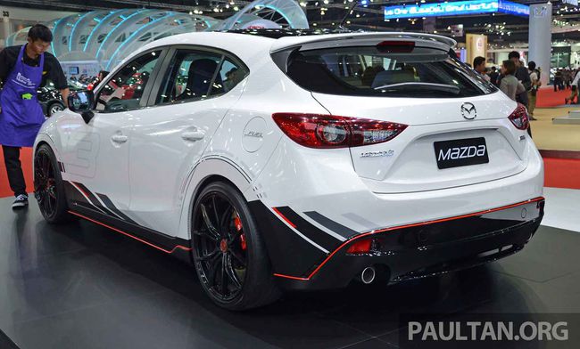 \'kostum\' hot mazda 3 di bangkok