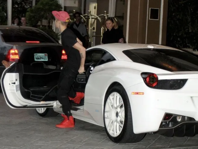bieber ganti bugatti veyron c98c65
