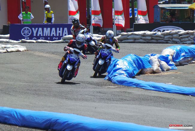 Roadrace dengan motor bebek injeksi merdeka com