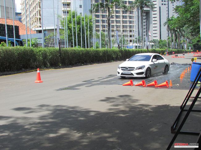 tawarkan test drive di senayan ac6ccb