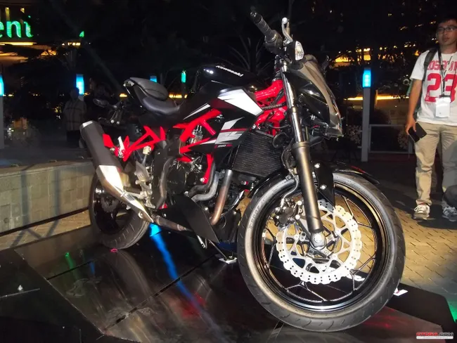 fairing trail motor tanpa yang Mono fairing Sosok sama mengusung RR dengan Ninja ini mesin