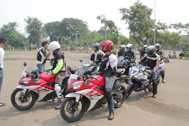 defensive riding training r25 dan r15 36ccba