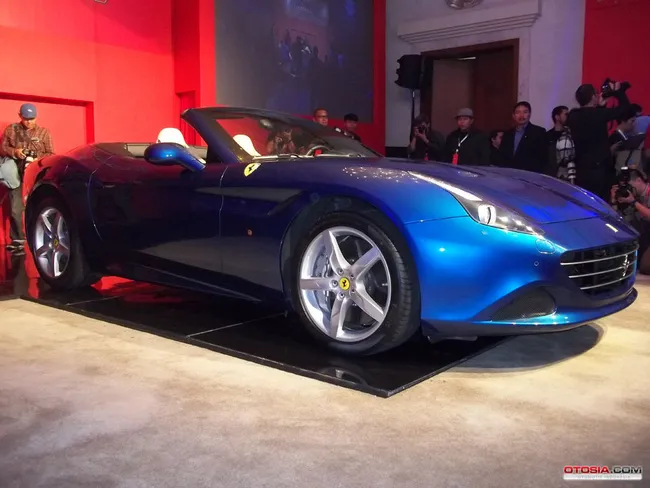 an ferrari california beredar di indonesia e201d9