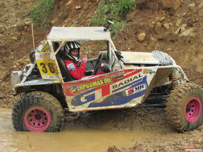 si manis penggemar offroad 01b2bd