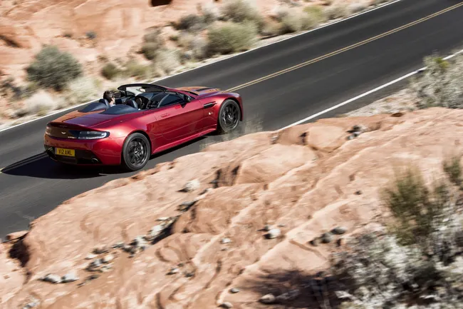 martin vantage s bertransformasi menjadi super roadster c934ad