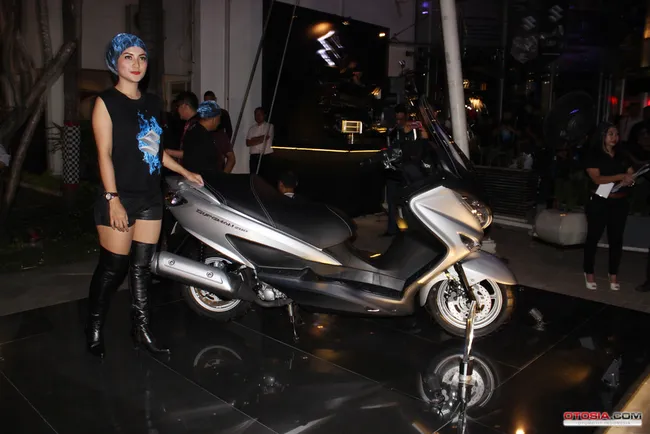 suzuki rolling stone cafe 14b111
