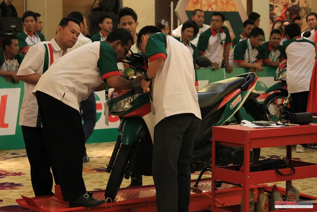 castrol didik bengkel dan mekanik indonesia fef41e