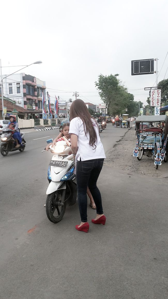 Sumpah Pemuda, para wanita Violet Autofemale turun ke 