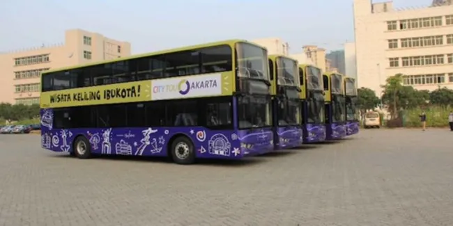 dibatasi di jakarta bus tingkat pengganti cuma lima b72578