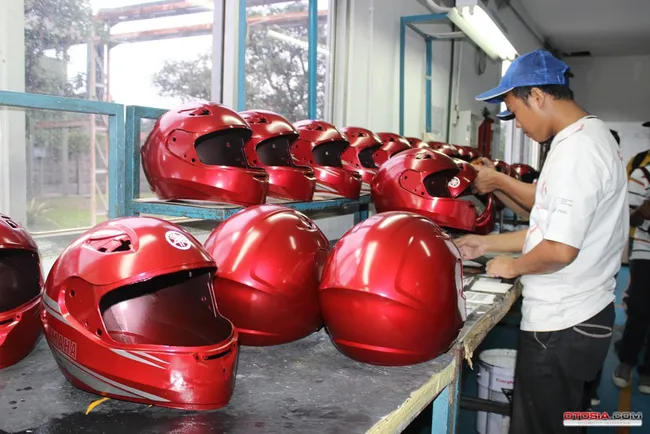 dekat pembuatan helm cargloss 1bfa2f