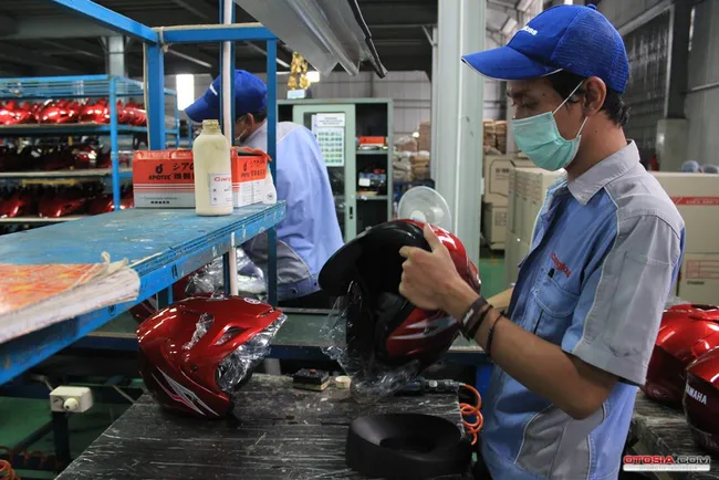 dekat pembuatan helm cargloss 42951c