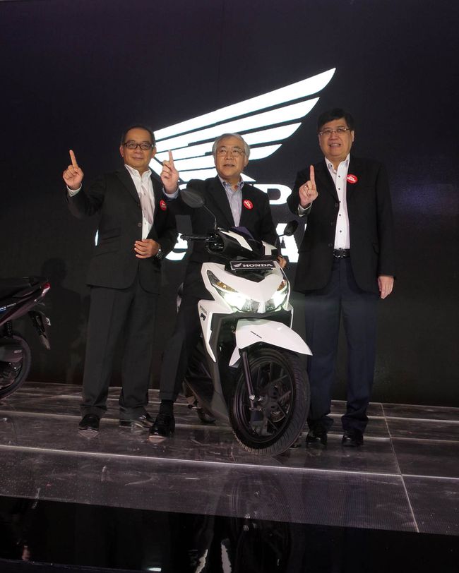 mesin honda vario bermain di kelas premium 024f30