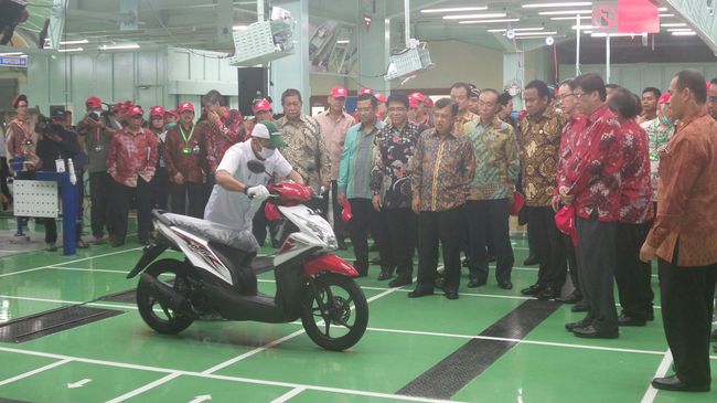 honda sebagai raja skutik di indonesia 21169e