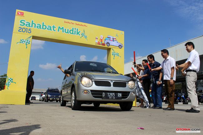 mobil daihatsu mudik bareng f1d992