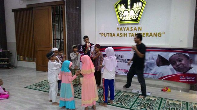 bukber dan berbagi kepada anak yatim piatu 962d6d