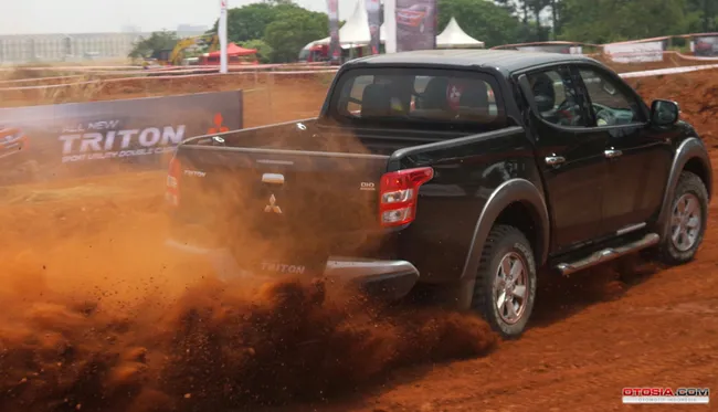 profesional mitsubishi jajal ketangguhan new triton 644764