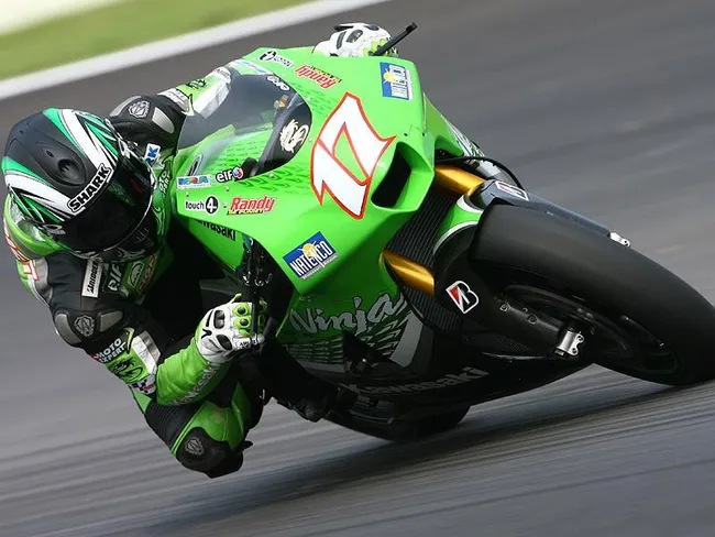 Randy de Puniet, salah satu rider andalan Kawasaki MotoGP di atas Ninja ZX-RR. (c) MCN