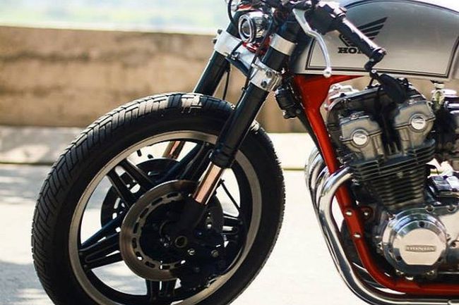 Duo modifikasi moge  klasik  Honda  CB750F merdeka com