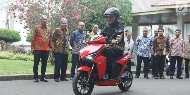 Harga Motor Listrik Gesits Review Spesifikasi Dan Simulasi