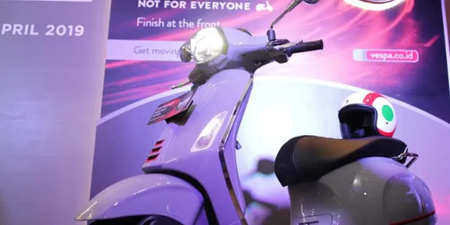 Selisih Rp2 5 Juta Apa Beda Vespa Sprint S Dengan Versi Standar Otosia 