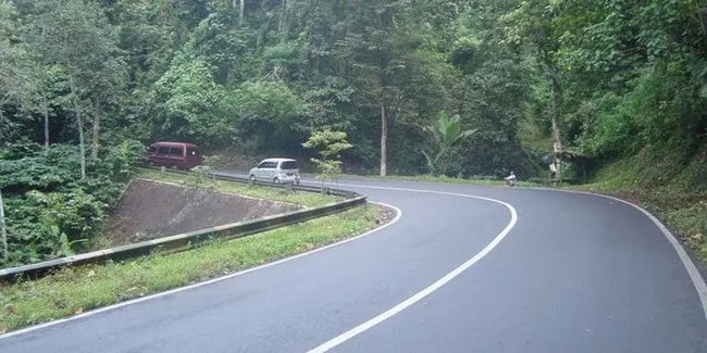 50 Hantu Pocong Melintas Jalan HD Terbaik 50 Hantu Pocong Melintas Jalan HD Terbaik