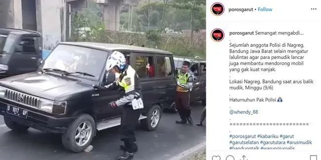 Aksi Petugas Bantu Dorong Mobil Pemudik Yang Mogok Bikin Netizen Bangga Otosia Com