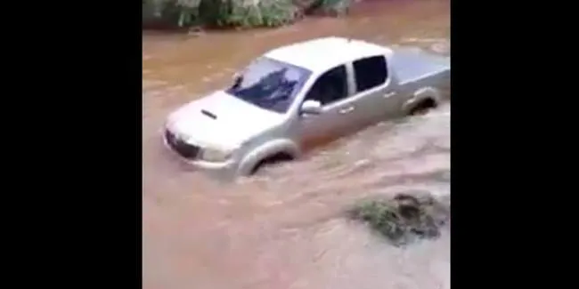 skill dewa toyota hilux yang disangka