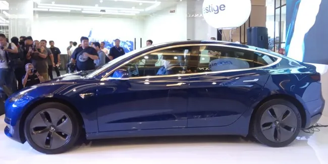 Ramai Kendaraan Listrik Tesla Model 3 Diboyong Ke Indonesia Otosia Com