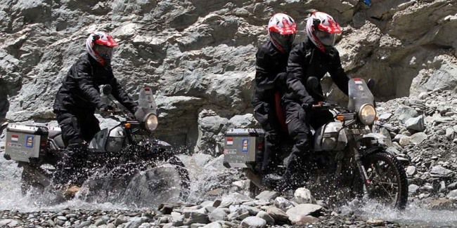 Naik Motor Dibonceng Jangan Lupakan Peran Ini Otosia Com