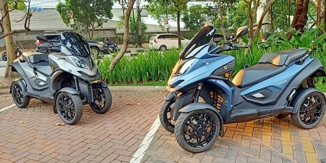 Di Motor 4 Roda Qooder Bisa Ambil Jas Hujan Sambil Duduk Otosia Com