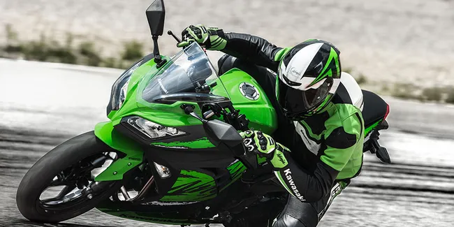 Kawasaki Ninja 300 Berhenti Diproduksi Stok Terakhir Habis