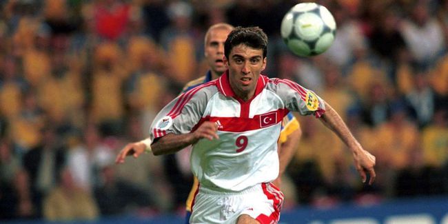 Hakan Sukur Mantan Pesepakbola Turki Kini Jadi Sopir Taksi Online Otosia Com