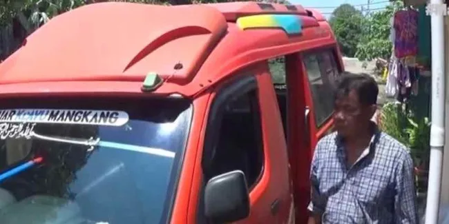 Viral Sopir Angkot Narik Sambil Bawa Bayi Kisahnya Menyentuh Otosia Com