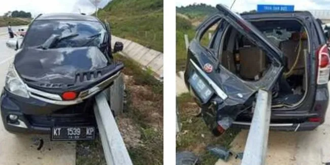 Foto Kecelakaan Maut Toyota Avanza Di Tol Balikpapan Samarinda Otosia Com