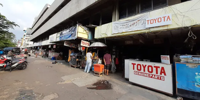 Sentra Onderdil Mobil Asem Reges Mulai Beroperasi Masih Sepi Otosia Com