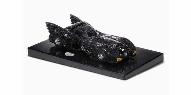 Bertabur Swarovski Batmobile Limited Edition Dijual Setara Dengan Mobil Lcgc Otosia Com