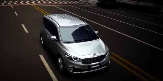 Bikin Jantungan Kia Carnival Sengaja Dilempar Vertikal Dari Ketinggian 12 Meter Otosia Com