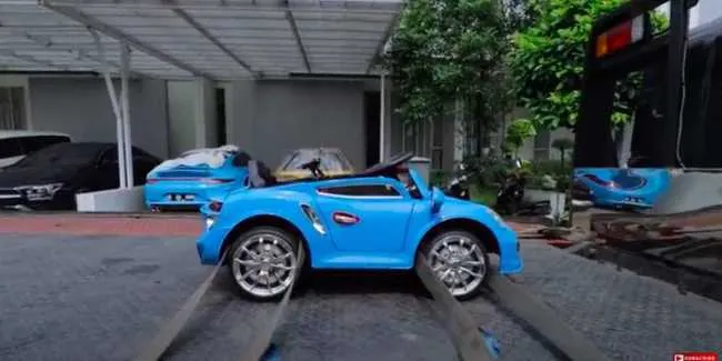 Masih Bayi Anak Arief Muhammad Dapat Hadiah Porsche Otosia Com