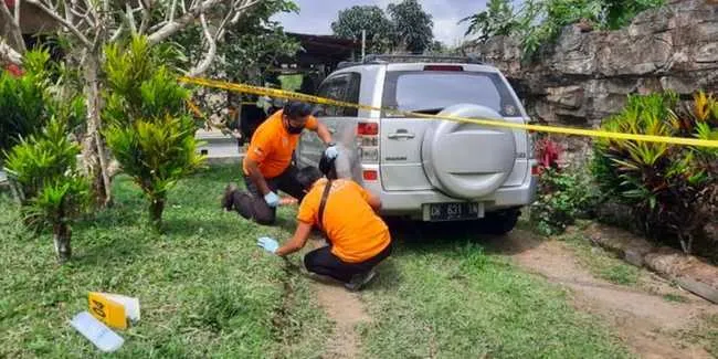 Ditinggal Kerja Di Dalam Rumah Bayi 11 Bulan Tewas Terlindas Mobil Majikan Orang Tuanya Otosia Com