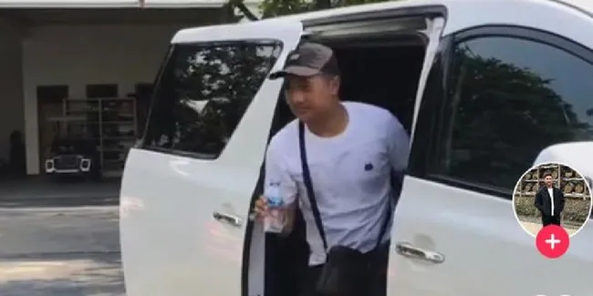 Benar Benar Sultan Muda Pria Ini Pakai Lexus Buat Jualan Keju Dan Vellfire Untuk Main Golf Otosia Com