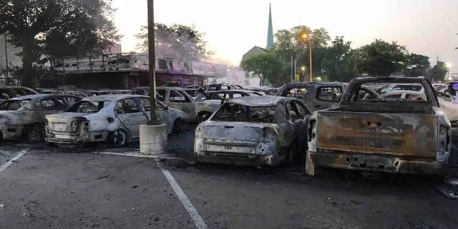 Imbas Insiden Penembakan oleh Polisi, Pendemo Rusuh Hingga ...
