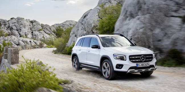 Temani Suv Termurah Mercedes Benz Glb Hadir Di Indonesia Otosia Com