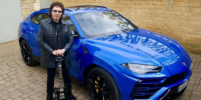 Gitaris Black Sabbath Tony Iommi Kepincut Lamborghini Urus Otosia Com