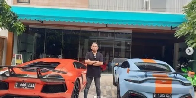 Dulu Hidup Susah Tapi Kini Pria Lamongan Ini Sukses Hingga Punya Tiga Lamborghini Otosia Com