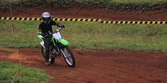 4 Harga Kawasaki Klx 150 2021 Review Spesifikasi Dan Simulasi Kredit Juli 2021 Otosia Com
