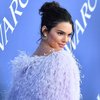 Kendall Jenner Ketahuan Cium Mesra Anwar, Adik Gigi Hadid