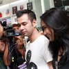 Raffi Ahmad Kusyuk Dengarkan Nasehat Ustad Solmed