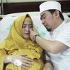 Selamat! April Jasmine Istri Ustaz Solmed Akhirnya Melahirkan Bayi Kembar